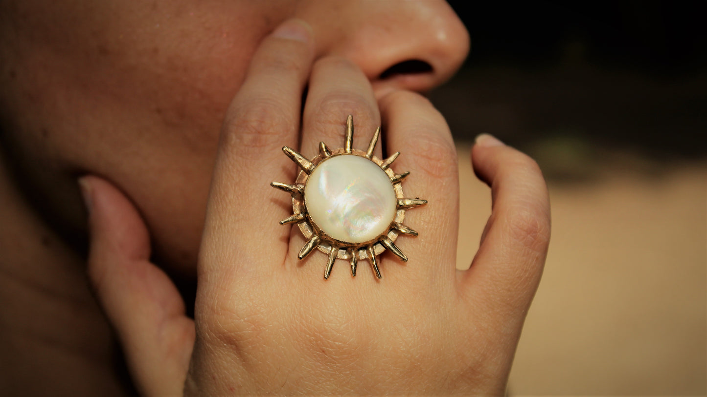 Anello Solare -anello in bronzo e madre perla-