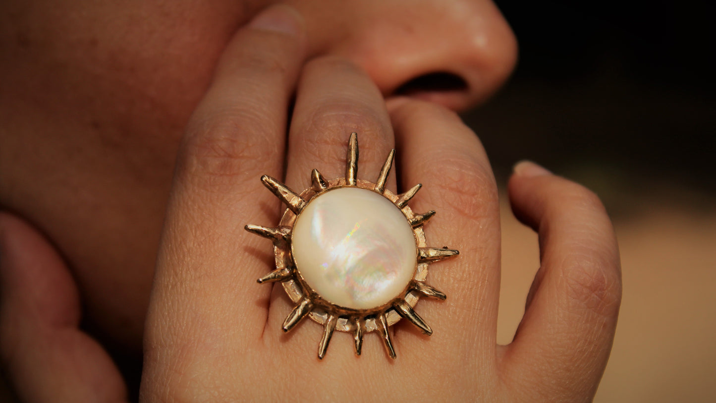 Anello Solare -anello in bronzo e madre perla-