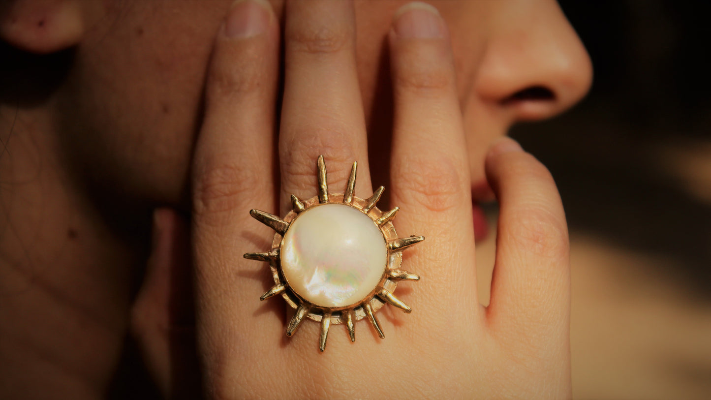 Anello Solare -anello in bronzo e madre perla-